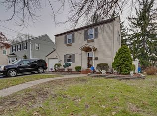 34 Jasper Ave, Teaneck, NJ 07666