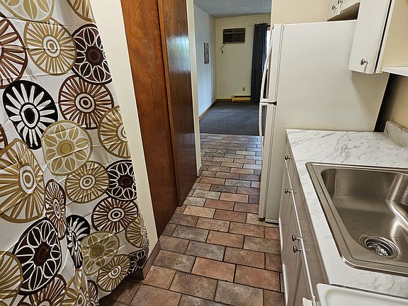 3rd image of 27 Gordon St APT 205
