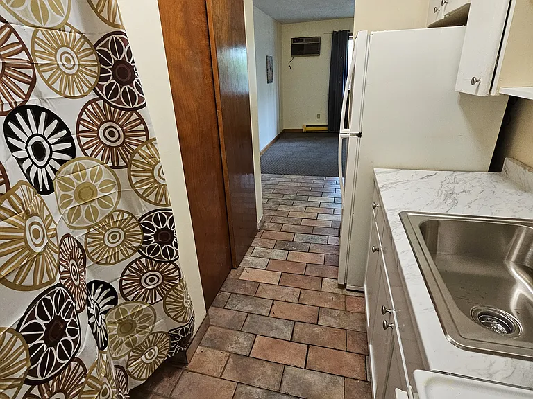 27 Gordon St #205 — Photo 3