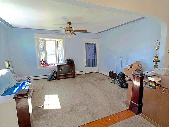 5th image of 935 Easton Rd