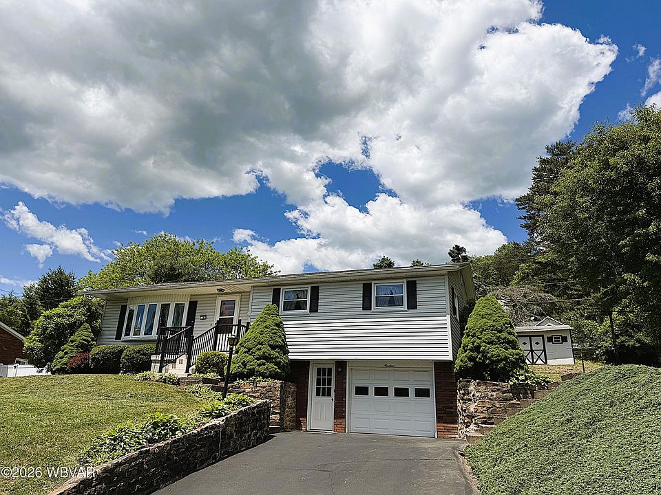 1st image of 19 Pineview Dr