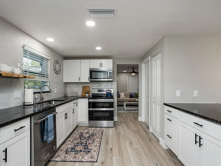 1012 Gary Ave — Photo 59