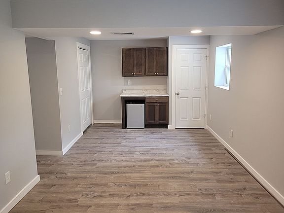 3rd image of 6019 Belair Dr