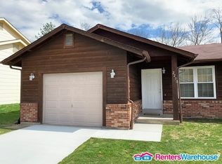 2230 N Village Dr, Saint Charles, MO