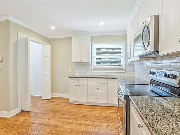 5th image of 416 Windsor Dr