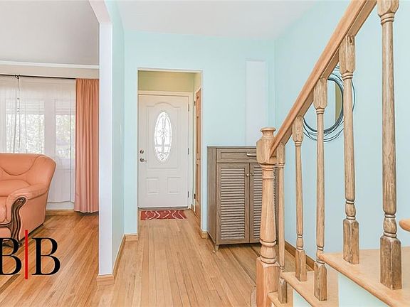 4th image of 2151 E 38th St