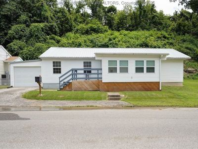 1009 Midway Dr, Dunbar, WV, 25064