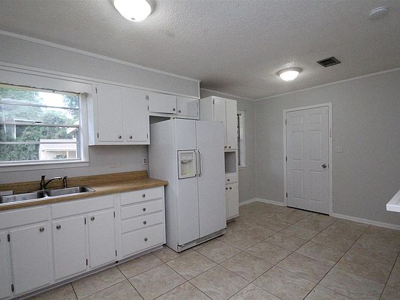 3rd image of 5129 Teakwood Cir
