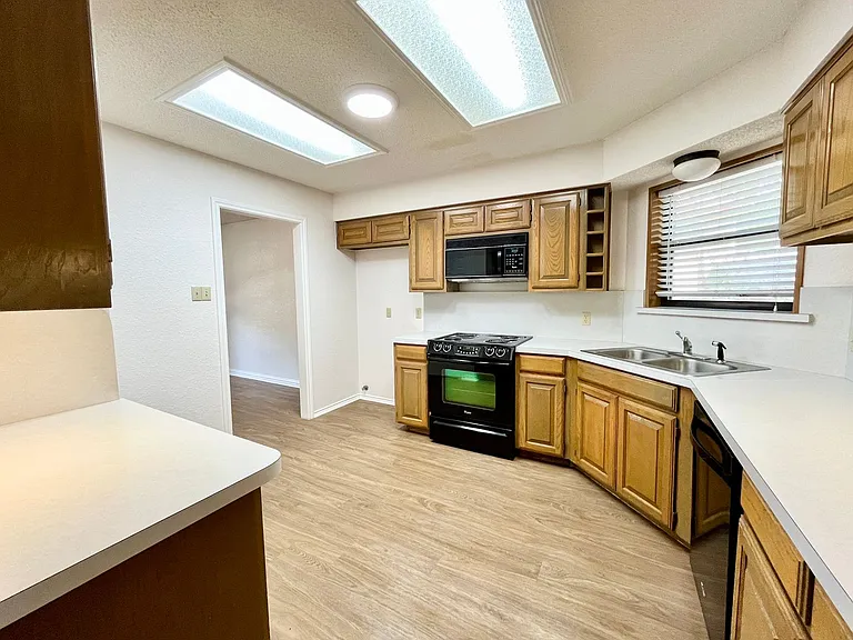 6105 Paradise Dr — Photo 7