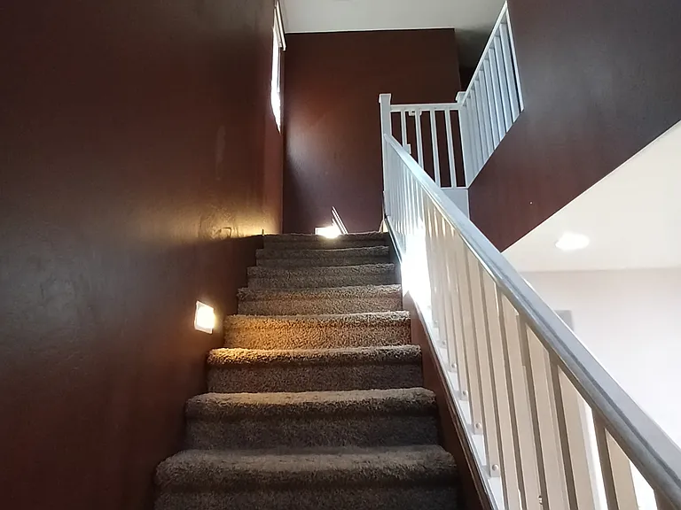 N 77th Gln — Photo 20