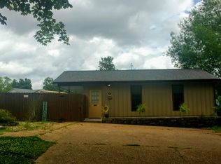 716 Lake Park Rd, Mount Vernon, IL 62864