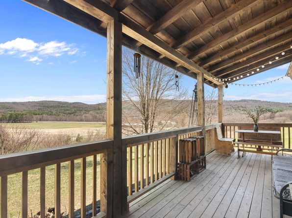63 Winter Bell Drive, Dummerston, VT 05346