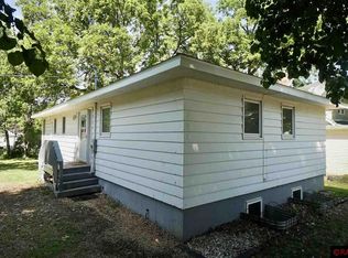 115 N Hunt St, Lake Crystal, MN 56055