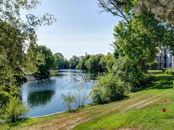 545 Riverine Dr APT 304, Traverse City, MI 49684