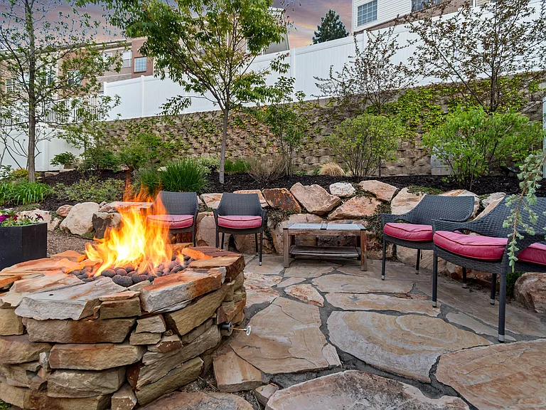 966 E Deer Arch Ln — Photo 19