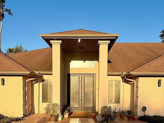 3rd image of 615 Palo Verde Dr