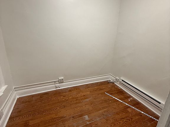 5th image of 54 Jefferson Ave #1
