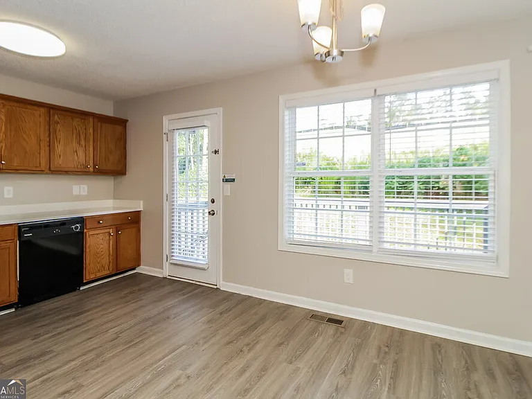 7336 Westwood Ln — Photo 5