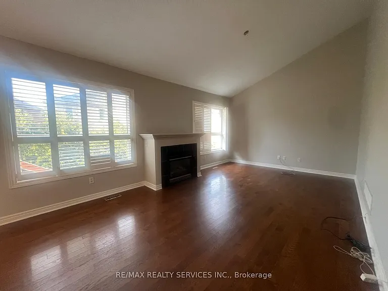 7 Ladywood Ct — Photo 7