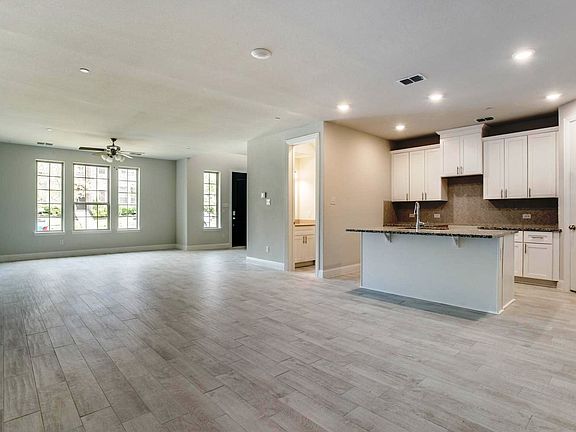 2nd image of 1006 Boyd Ln