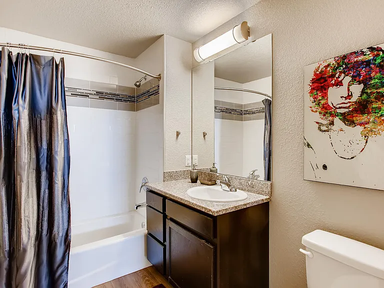 Legend Flats — Photo 12