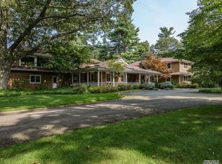 23 I U Willets Rd, Old Westbury, NY 11568