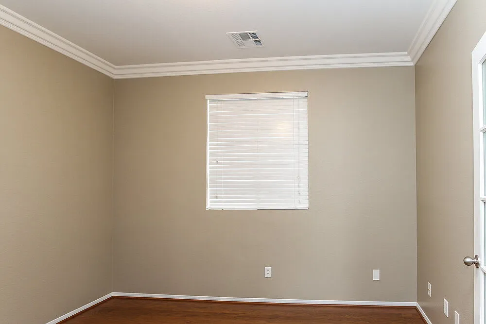 3 bed, 2.5 bath, 1859 sqft, $2,320 — Photo 3