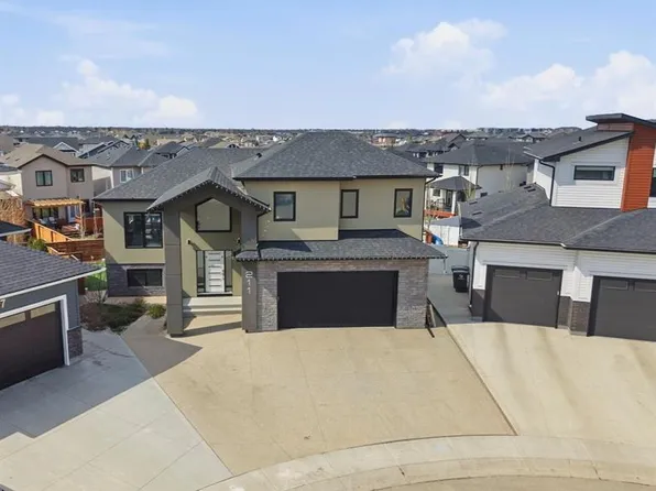 211 Burgess BAY, Saskatoon, SK S7V 0S3
