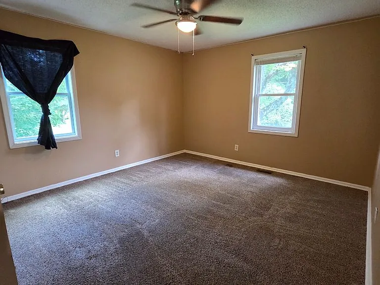 806 McCampbell St — Photo 11