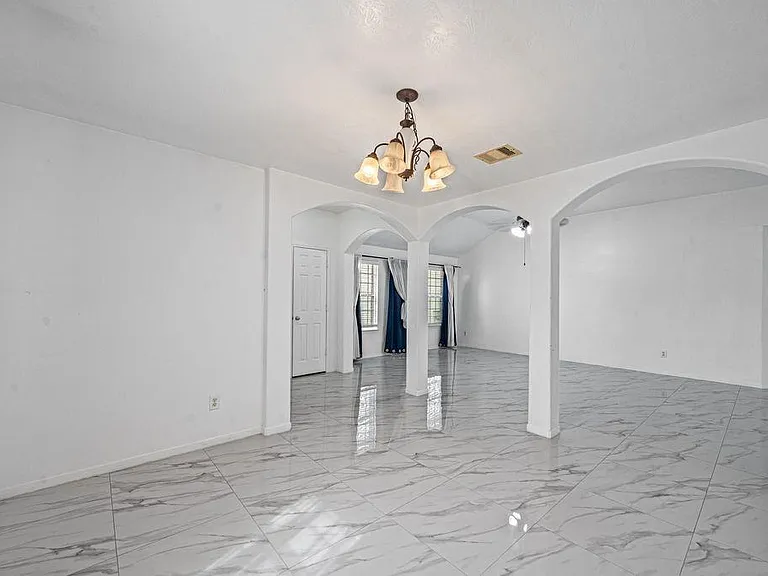 8131 Golden Trace Ct — Photo 12
