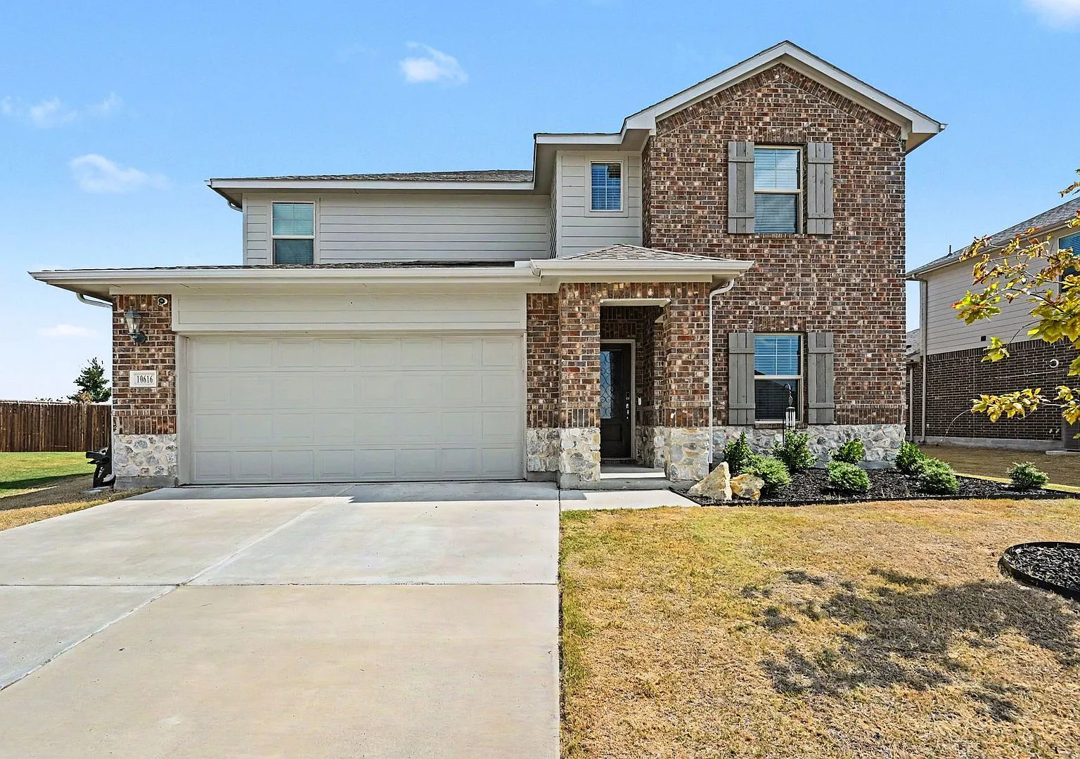 Modern Luxury & Spacious Living in Desirable North Fort Worth! Built in 2023, this beautiful 4-be... — Photo 1