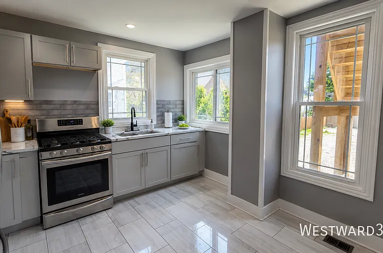7527 S Stewart Ave #1 — Photo 4