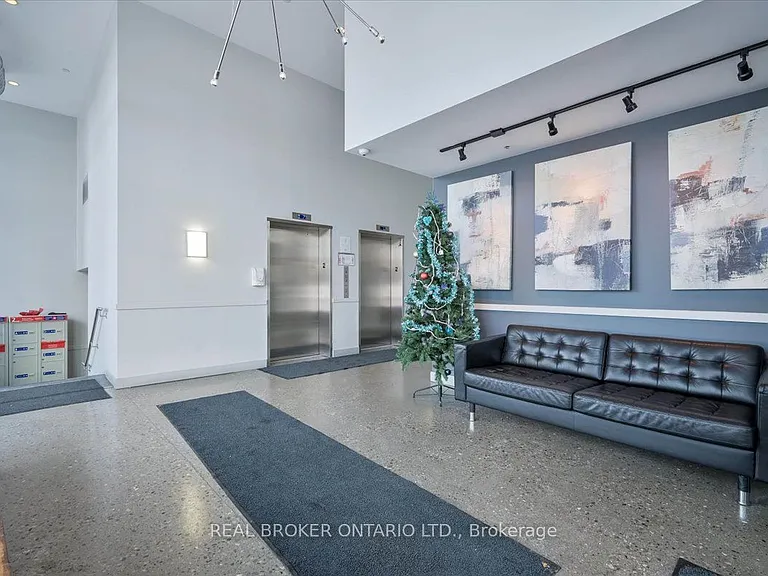 1 Victoria St S #203 — Photo 3