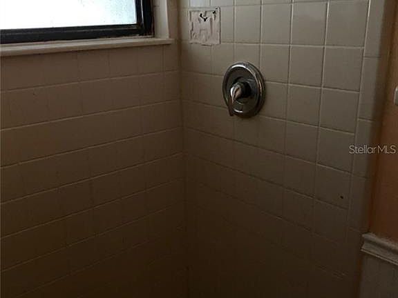 5th image of 2218 Westfall Dr