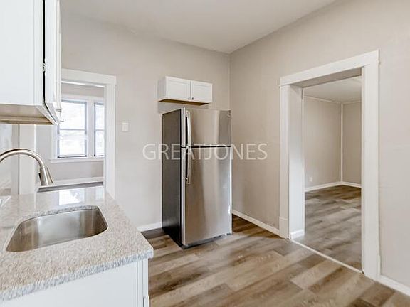 5th image of 11102 Florence Ave