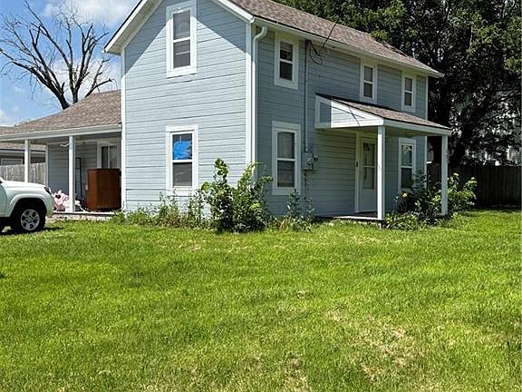 2nd image of 407 Beech St