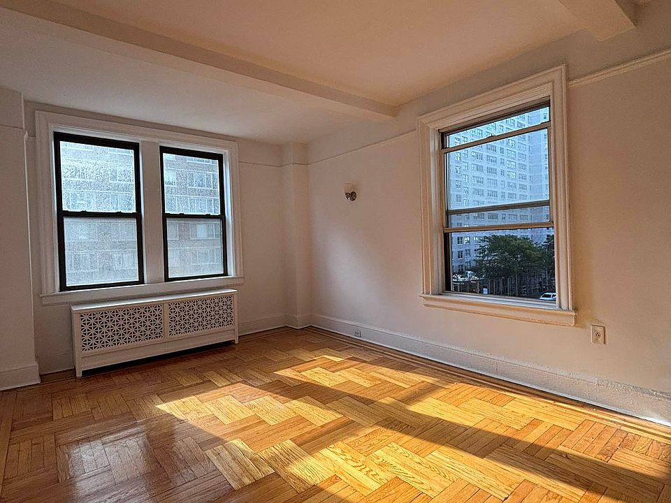 1st image of 200 W 70th St #4Y