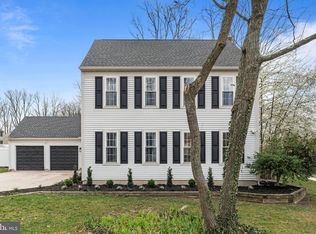8 Windsor Dr, Sicklerville, NJ 08081