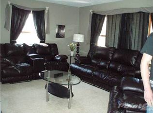 104 Erin Ct, Eaton Rapids, MI 48827