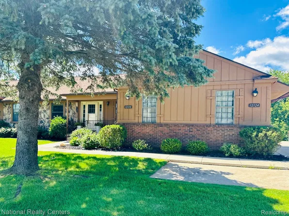 12128 Lexington Dr Unit 3, South Lyon, MI 48178