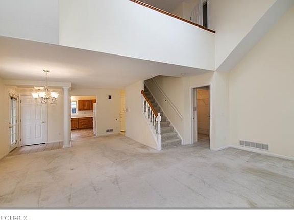 5th image of 877 Hampton Ct
