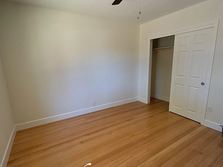 2718 Brown Ave — Photo 7