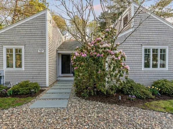 97 Walton Heath Way, Mashpee, MA 02649