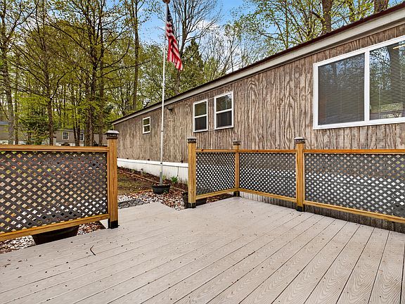 4th image of 1051 Gardiner Road #29
