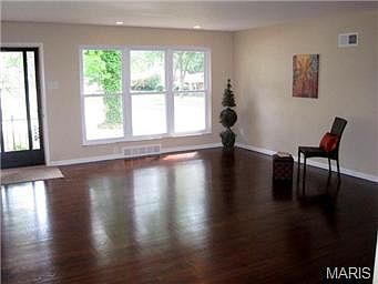 1st image of 11 Montauk Dr