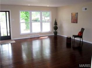 11 Montauk Dr, Saint Louis, MO