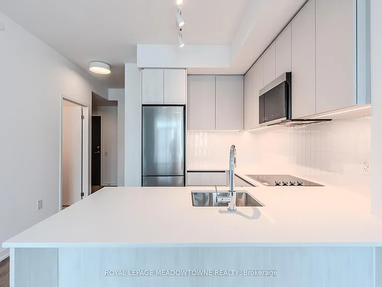 2485 Eglinton Ave W #913 — Photo 13