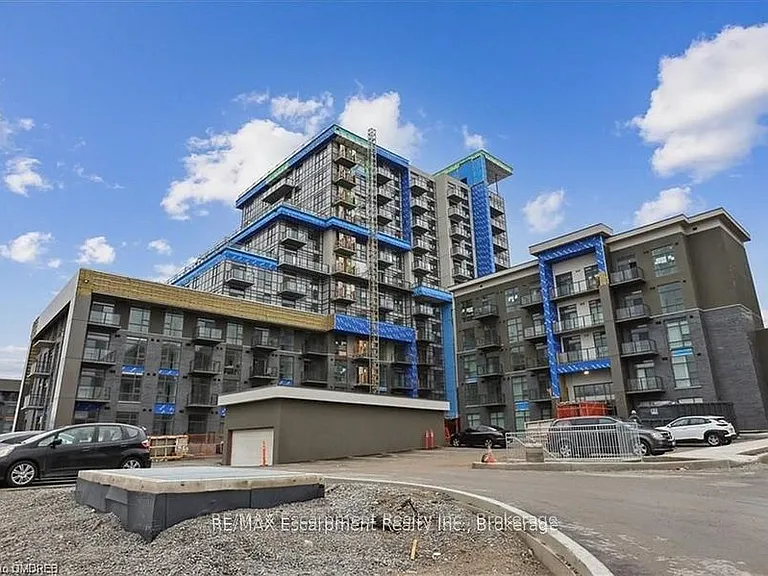 470 Dundas St E #423 — Photo 1