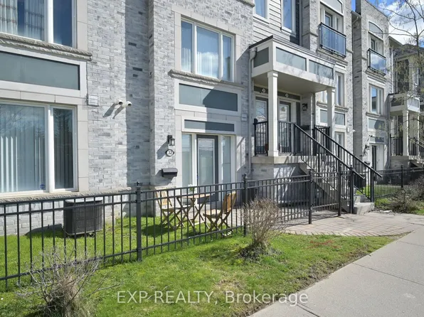 60 Fairwood Cir #32, Brampton, ON L6R 0Y6