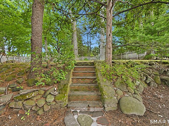 5th image of 95 Hemlock Road
